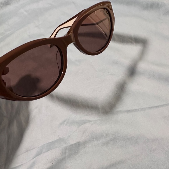 Prada sunglasses - Picture 3 of 12